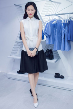Hoa hậu Thu Thảo ngọt lịm với váy sơ mi trắng