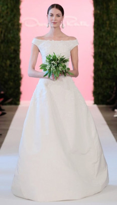 Ngân Khánh diện váy cưới gần 200 triệu đồng trong hôn lễ