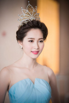 Những Hoa hậu Việt được lòng khán giả khi đăng quang