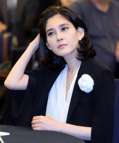 Phong cách miễn chê của nữ tỷ phú giàu nhất Hàn Quốc