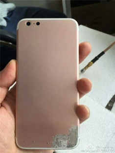 Rò rỉ mẫu iPhone 7 vàng hồng cải tiến thiết kế