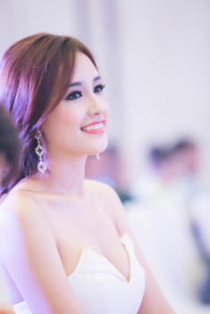 Soi sở thích đeo khuyên tai của Hoa hậu Việt