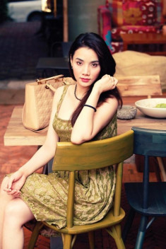 Soi túi Dior 100 triệu của Trang Nhung