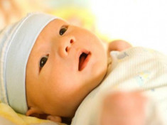 Trẻ sơ sinh bị vàng da - khi nào nên lo lắng?