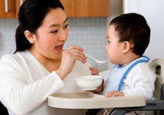 90% mẹ Việt cho con ăn theo quảng cáo