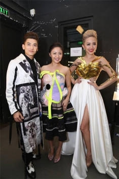 Váy của Văn Mai Hương bị chê tơi tả vì thiết kế khó hiểu
