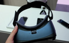 Zoom tận “mặt” Samsung Gear VR Note 7