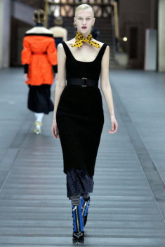  Những mẫu váy ứng dụng đẹp nhất Tuần Thời trang Paris 