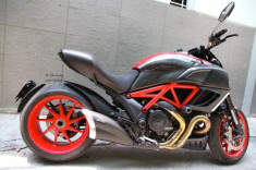 Ducati Diavel full carbon nổi bật