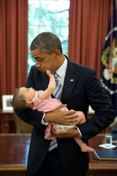 Những hình ảnh chứng minh tình yêu trẻ của Tổng thống Obama