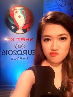 Nữ biên tập viên thể thao nổi nhất Việt Nam mặc gì khi lên sóng?