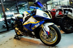 BMW S1000RR phiên bản đặc biệt Goldbet độ rất chất tại xử sở chùa vàng