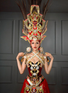  Bộ váy gây tranh cãi của Khả Trang ở Miss Supranational 