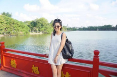 Em gái Jennifer Phạm nhí nhảnh đi chơi Hà Nội cùng Bảo Nam