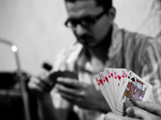  Giải mã nghệ sĩ nghiện cờ bạc ở góc độ tâm thần 