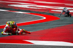 Moto GP: Iannone cho rằng lỗi thuộc về Lorenzo khi phanh quá sớm để vào cua