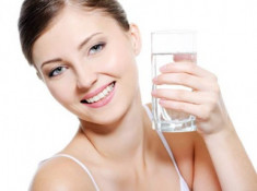  Tại sao phải uống nước trước khi tập thể dục buổi sáng? 