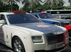  Ảnh dàn siêu xe làm taxi miễn phí tại Dubai 