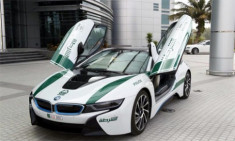  Cảnh sát Dubai ‘chịu chơi’ tậu thêm BMW i8 