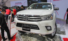  Chi tiết Toyota Hilux 2016 