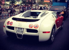  Chủ nhân siêu xe Bugatti Veyron là Việt kiều 