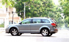  Dodge Journey - CUV kiểu Mỹ trên đường phố Sài Gòn 