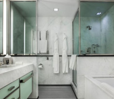 Dọn nhà tắm siêu sạch, “quẹt khăn trắng không thấy bẩn”