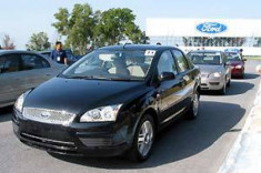  Ford Focus 2.0L Ghia trên đường đua Bira 