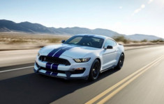  Ford Mustang Shelby GT350 mới - thể thao chất Mỹ 