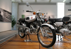  Honda SS50 đời 1967 hàng hiếm tại quê nhà 