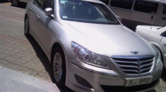  Hyundai Genesis 2011 có cần số giống BMW 
