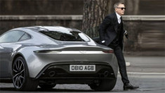  James Bond lái xế lạ trong phim mới 