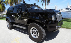  Knight XV - siêu SUV chống đạn qua sử dụng giá 565.000 USD 