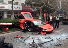 Lamborghini Aventador ‘húc’ xe buýt tại Trung Quốc 