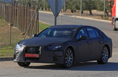  Lexus LS thế hệ mới tăng tiện nghi để cạnh tranh serie 7 