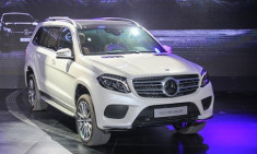  Mercedes GLS ra mắt khách Việt giá từ 3,9 tỷ đồng 