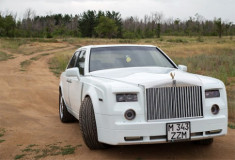  Mercedes lột xác thành Rolls-Royce Phantom 