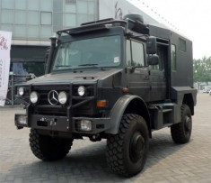  Mercedes Unimog U5000 - hầm hố và tiện nghi 