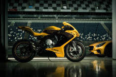  MV Agusta F3 800 cảm hứng siêu xe Mercedes-AMG GT S 