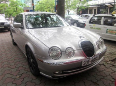  Nét cổ điển Jaguar S Type trên phố Hà Nội 