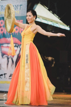 Nguyễn Thị Loan lọt top 10 trang phục dân tộc đẹp nhất Miss Grand International 2016