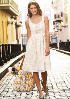 Những kiểu váy liền thân đẹp nhất hè 2017 mang đậm phong cách Châu Âu