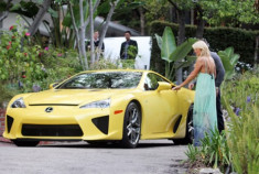  Paris Hilton trả góp siêu xe Lexus LFA 