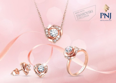 Quyến rũ với đá CZ Swarovski tán sắc rực rỡ.