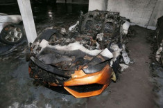  Siêu xe Lamborghini cháy thành tro ở tầng hầm 