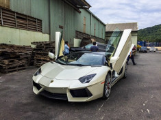  Thêm siêu xe Lamborghini Aventador Roadster tại Việt Nam 