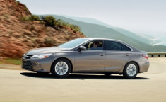  Toyota Camry 2016 dính lỗi túi khí không bung 