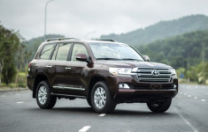  Toyota Land Cruiser 2015 có giá 2,8 tỷ tại Việt Nam 