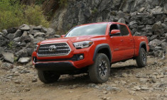  Toyota Tacoma 2016 giá từ 23.300 USD tại Mỹ 