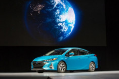  Toyota trình làng Prius Prime thế hệ mới 